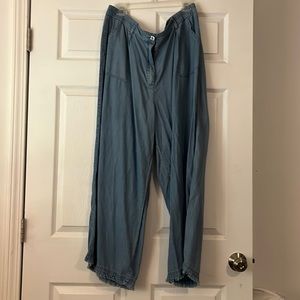 Light weight, wide, leg pant